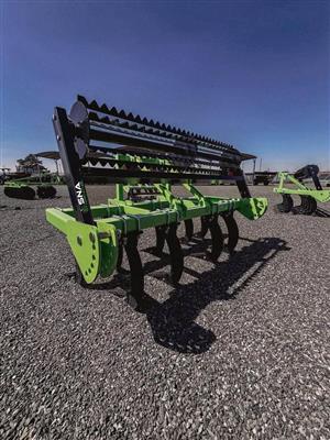  9 & 11 Tine Chisel Ploughs 