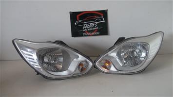 Ford Figo headlight set