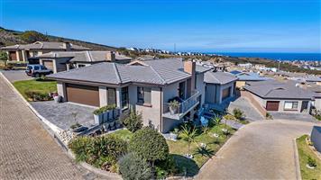 3 Bedroom Townhouse in Secure Complex For Sale in Seemeeu Park, Western Cape