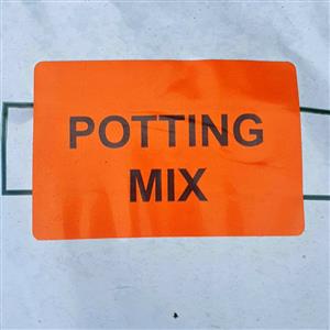 Grow Medium Potting Mix  30DM Bag for R50 GARDEN MARKET PLACE  NO 1 Gardens Road. HILLCREST