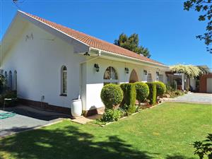 House For Sale in Oudtshoorn North
