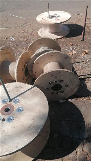 Wooden spools/cable reels/cable drums