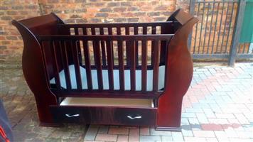 Sleigh baby cot bed