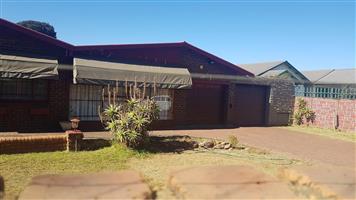 House For Sale in Witbank Ext 8