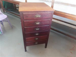 Compact, six-drawer, tallboy chest of drawers