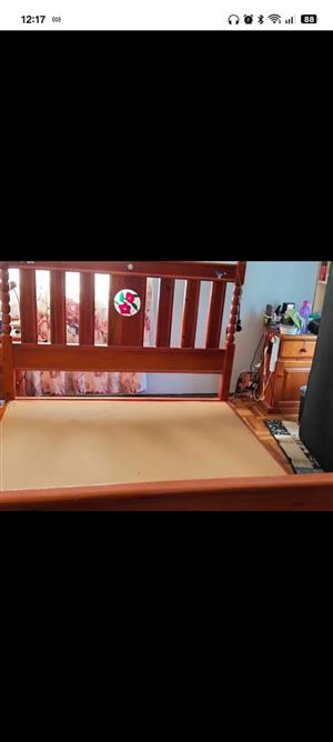 bed queensized with mattress