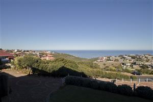 🌅 A Coastal Dream Like No Other – Oceanview Guesthouse in Dana Bay Nature Conservancy