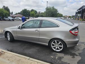 Mercedes Benz C230 V6 Coupe 