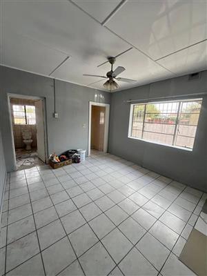  Charming 1-Bedroom Cottage To Let – Malvern East, Germiston