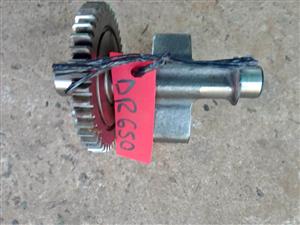 Suzuki DR 650 balancing shaft. Meyerton bike scrapyard new and secondhand spares.