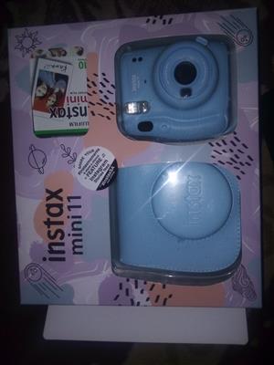Instax Mini 11 camera, I film and case ..never been used.
