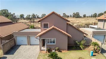 Townhouse For Sale in Benoni Central