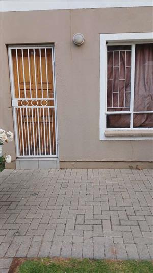 Townhouse For Sale in Comet