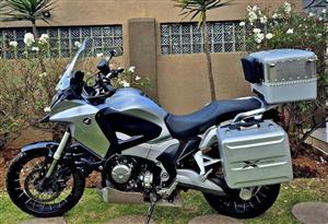 HONDA VFR 1200 CC (EXCELLENT CONDITION)