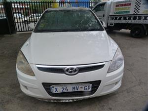 Hyundai i30 1.6 Manual White - 2010 STRIPPING FOR SPARES