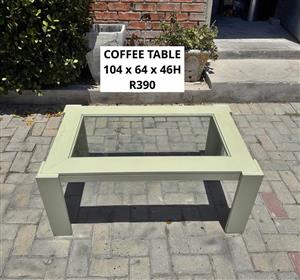 COFFEE TABLE WITH GLASS TOP