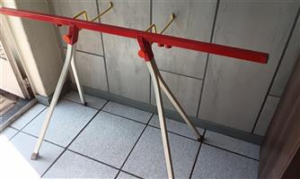 KNITTING MACHINE STAND