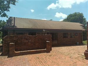 Stunning 3-Bed Family Home near Wonderpark Mall