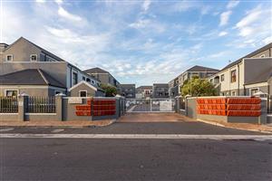 Apartment For Sale in Parklands