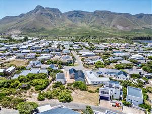 Elevated North-Facing Stand with Mountain Views in Vermont