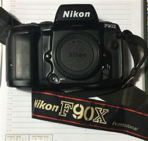 Nikon F90X - 35mm SLR Film Camera Body Only 
