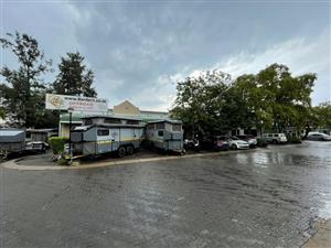 Coachmans Lane: Standalone Warehouse to Let in Hennops Park, Centurion, With Retail Possibilities!