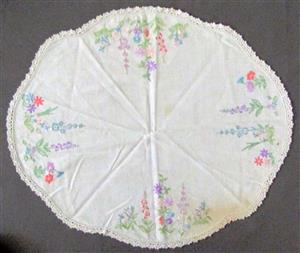 Vintage Traditional Cross-Stitched Floral Linen Tray-Cloth - 455mm x 390mm