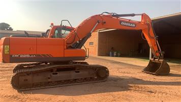 2019 DOOSAN DX225LCA (6050 hours)
