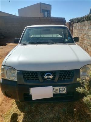 NP 300 Nissan Hardbody 2014 model