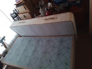 Sealy Posturepedic  single bed and mattress