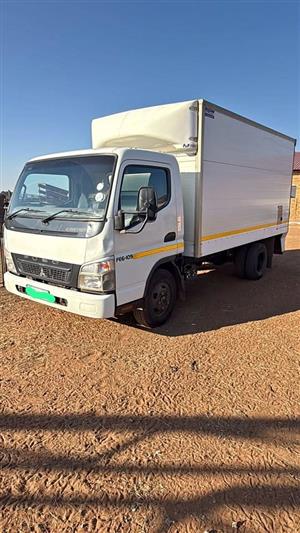 Fuso 3 ton close Body