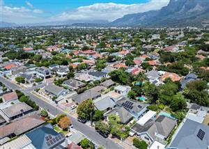 Family Haven in Sought-After  Rondebosch