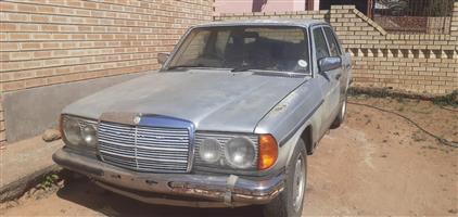 MERCEDES 240D CLASSIC CAR FOR SALE