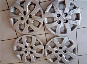 4 X 14 inch Hyundai i10 & i20 wheel caps for sell
