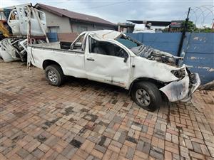 TOYOTA HILUX D 4 D 4 x 4 STRIPPING for spares code 2 have papers