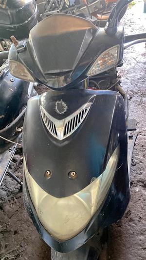 Suzuki AN 125 plastics. Meyerton bike scrapyard new and secondhand spares.