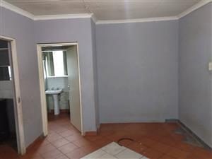  Charming 1 Bedroom Cottage To Let – Cyrildene,