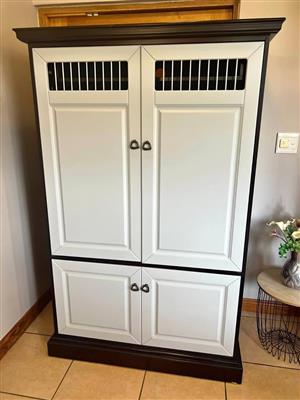 TV Cabinet / Armoire