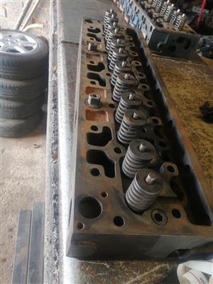 Selling ADE 352 cylinder head