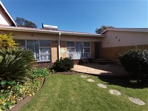 Perfect Townhouse Near the Vaal River – Ideal for First-Time Buyers or Downsizing!
