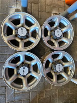 Isuzu Frontier rear glass,  Quarter glasses and other spares