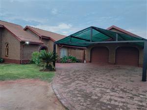 House For Sale in Eloff