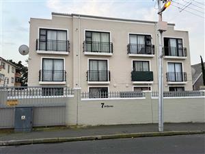 Apartment For Sale in Wynberg