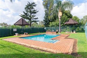 Townhouse For Sale in Glen Marais
