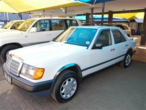 1988 Mercedes Benz 200 