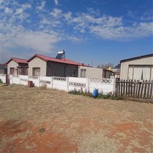 4-Bedroom Fixer-Upper with Flatlet & R600,000 in Rensburg Heidelberg