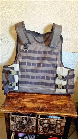 BRANDNEW BULLET PROOF VEST (MOLLE)  LEVEL 3A KEVLA