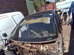 Opel Corsa D essentia 1.4 front windscreen