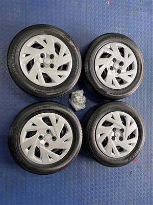 14 INCH HYUNDAI i10+GRAND i10 DESIGN RIM SET WITH TYRES PRE- OWNED