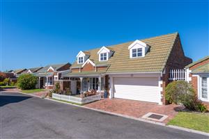 Sought-After Park Lane – A Distinctive Home with Exceptional Lifestyle Features